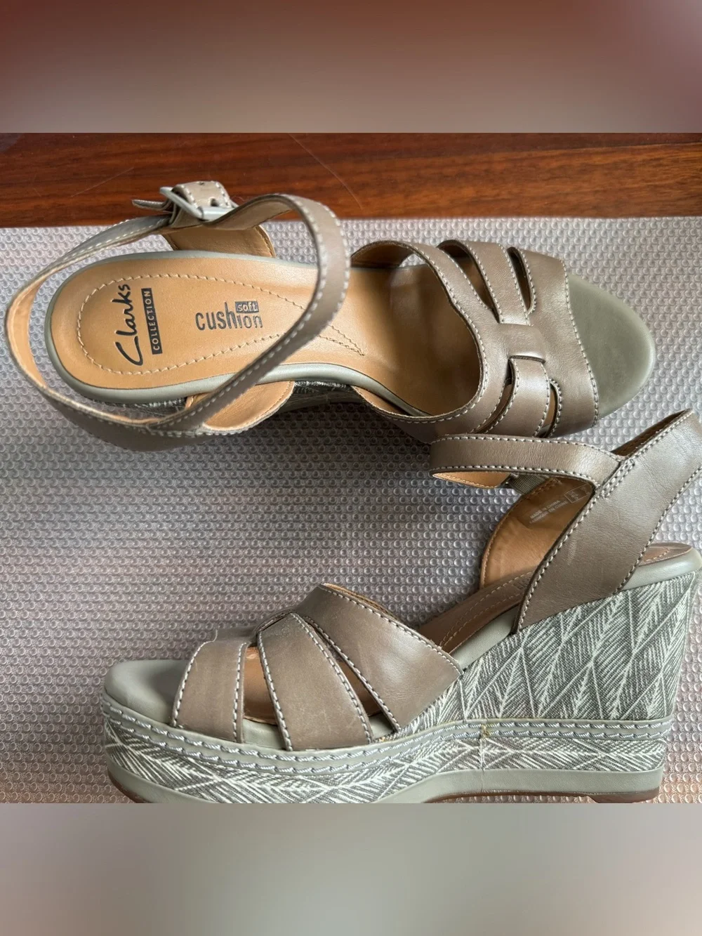 Clarks Women's Taupe Open-Toe Slingback Sandals